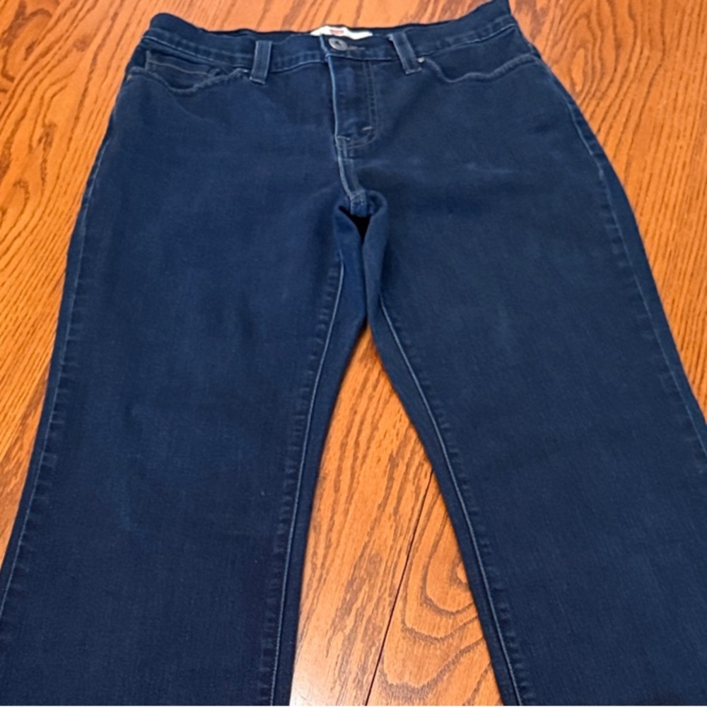 Dark Blue Straight Leg Women’s Jeans with Subtle Pocket Stitching